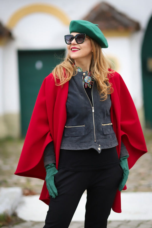 Eira Red poncho