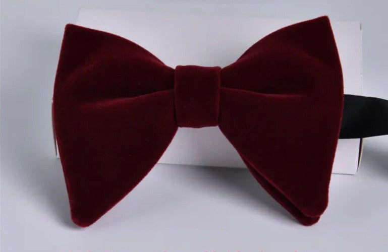 Pre-Tied Bow Tie (with an adjustable neck strap)